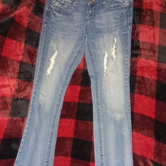 NWOT Rue 21 Distressed Jeans, size 7/8 - Picture 2 of 5
